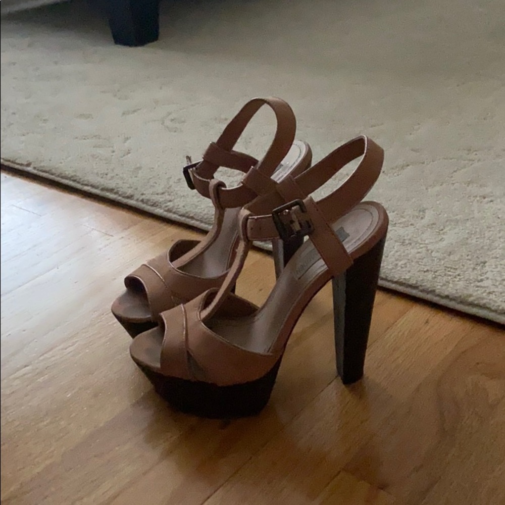 Steve Madden tan heels size 7